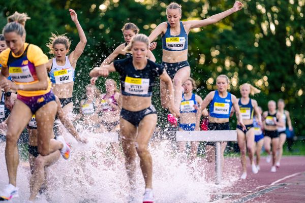 Carolin Hinrichs (VfL Loeningen) ueber 3000m Hindernis  am 28.05.2022 waehrend der World Athletics Continental Tour IFAM Oordegem in Oordegem